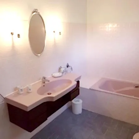 Apartment With 4 Bedrooms In Quinson With Shared Pool Furnished Garden And Wifi アパート *